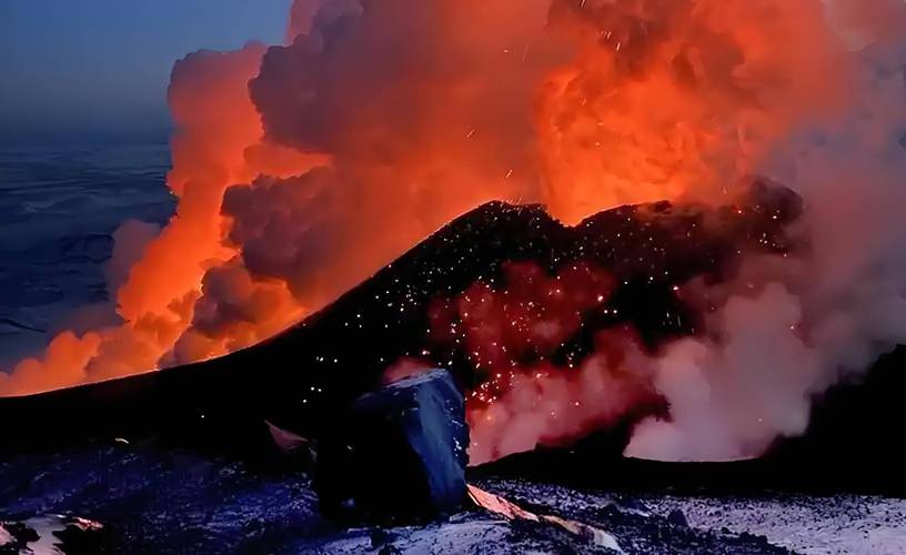 火山喷发(火山喷发图片)